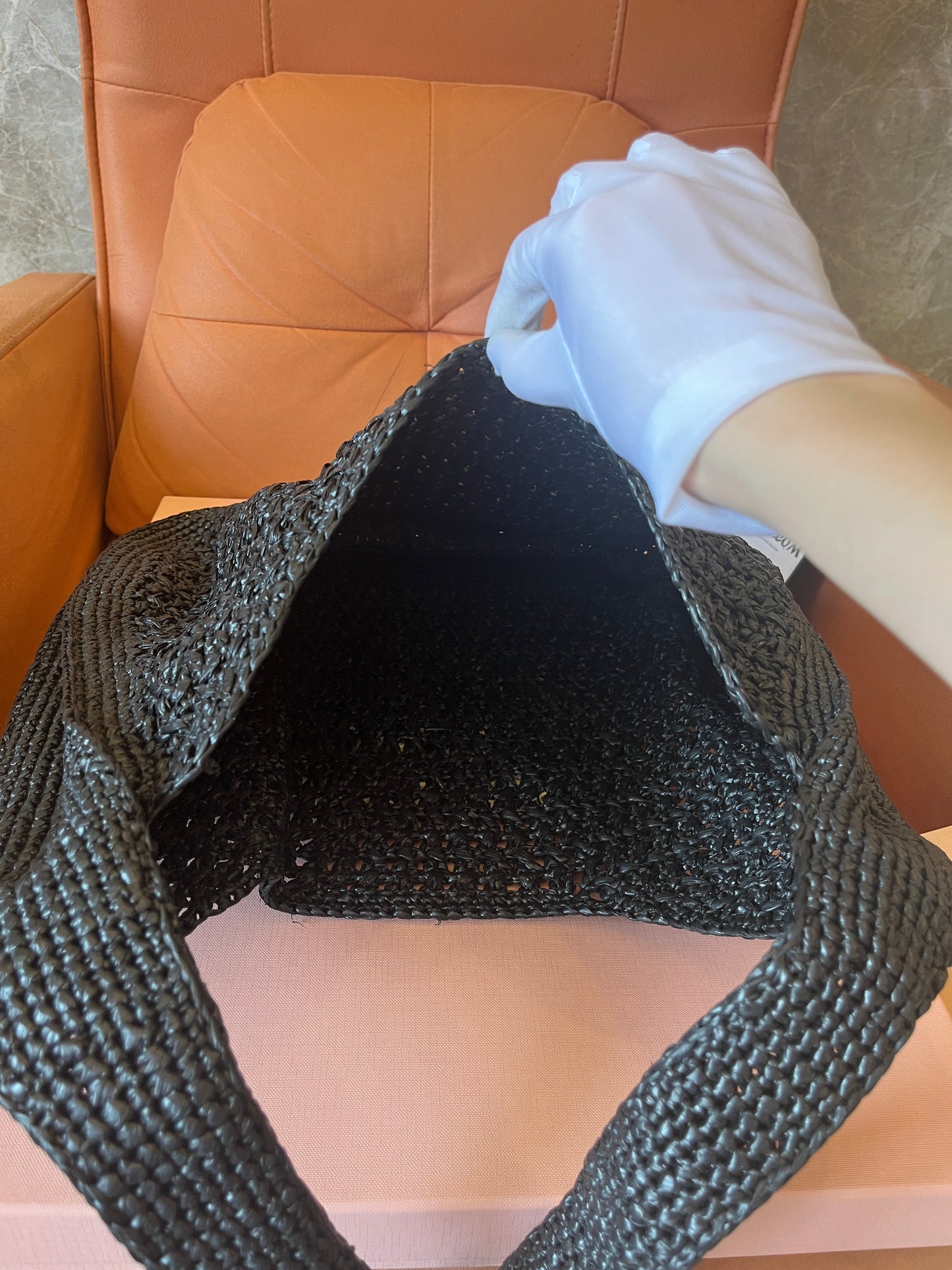Bolso hobo de crochet negro para mujer de Miu Miu