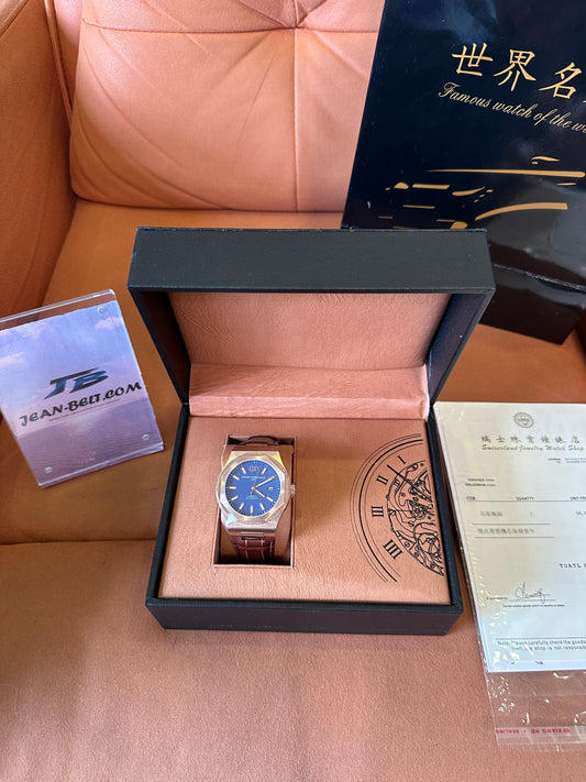 Girard-Perregaux Laureato Automatic 18K Rose Gold Blue Dial Brown Leather Strap Men’s Watch