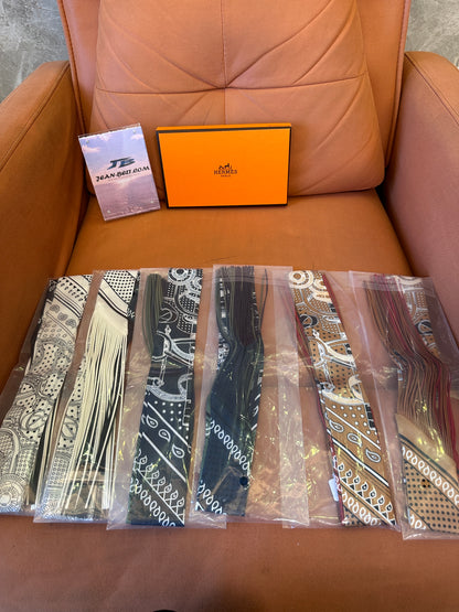 Hermès Silk Twilly Scarf – Chain Pattern Printed Ribbon Accessory
