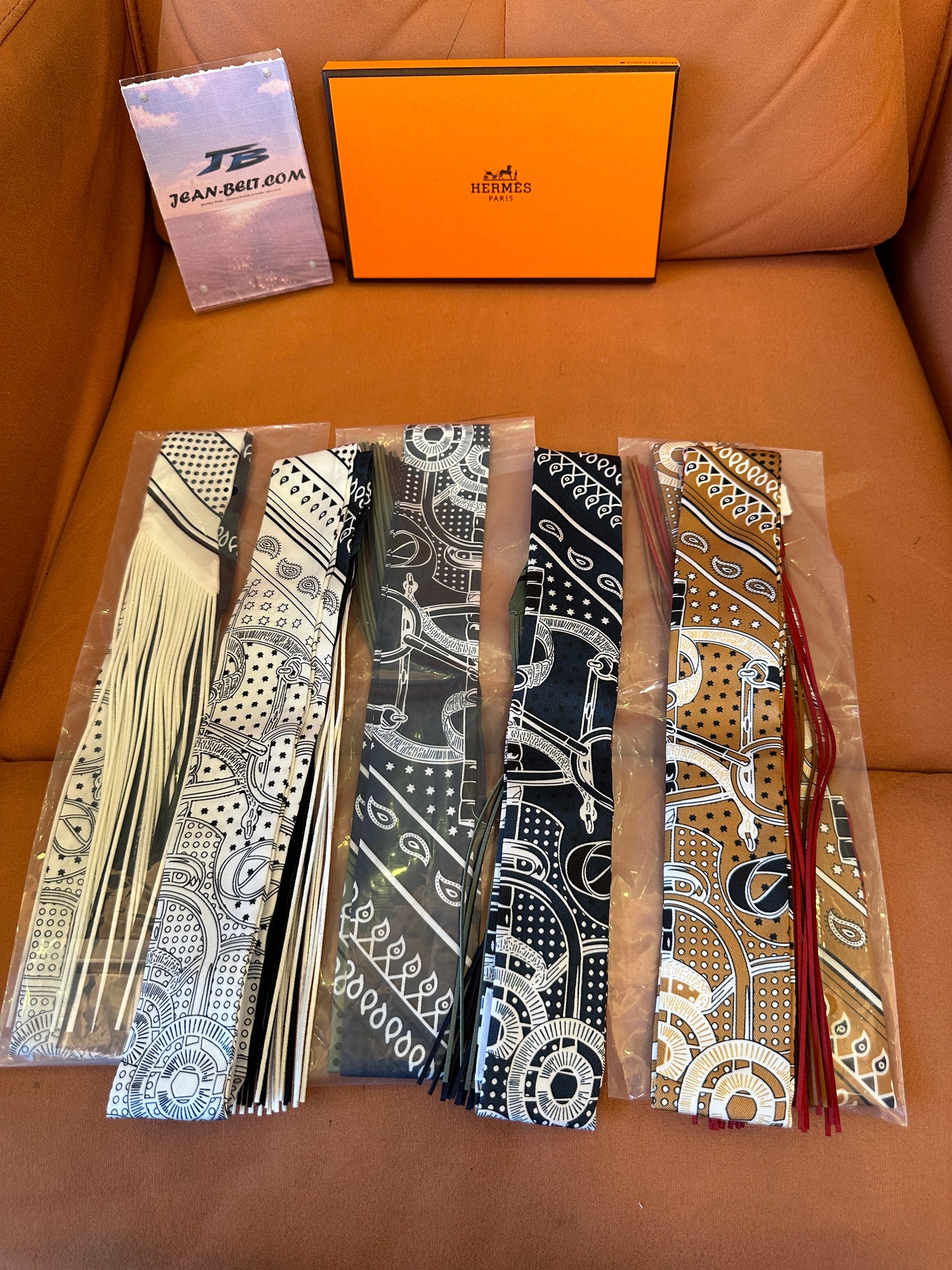 Hermès Silk Twilly Scarf – Chain Pattern Printed Ribbon Accessory