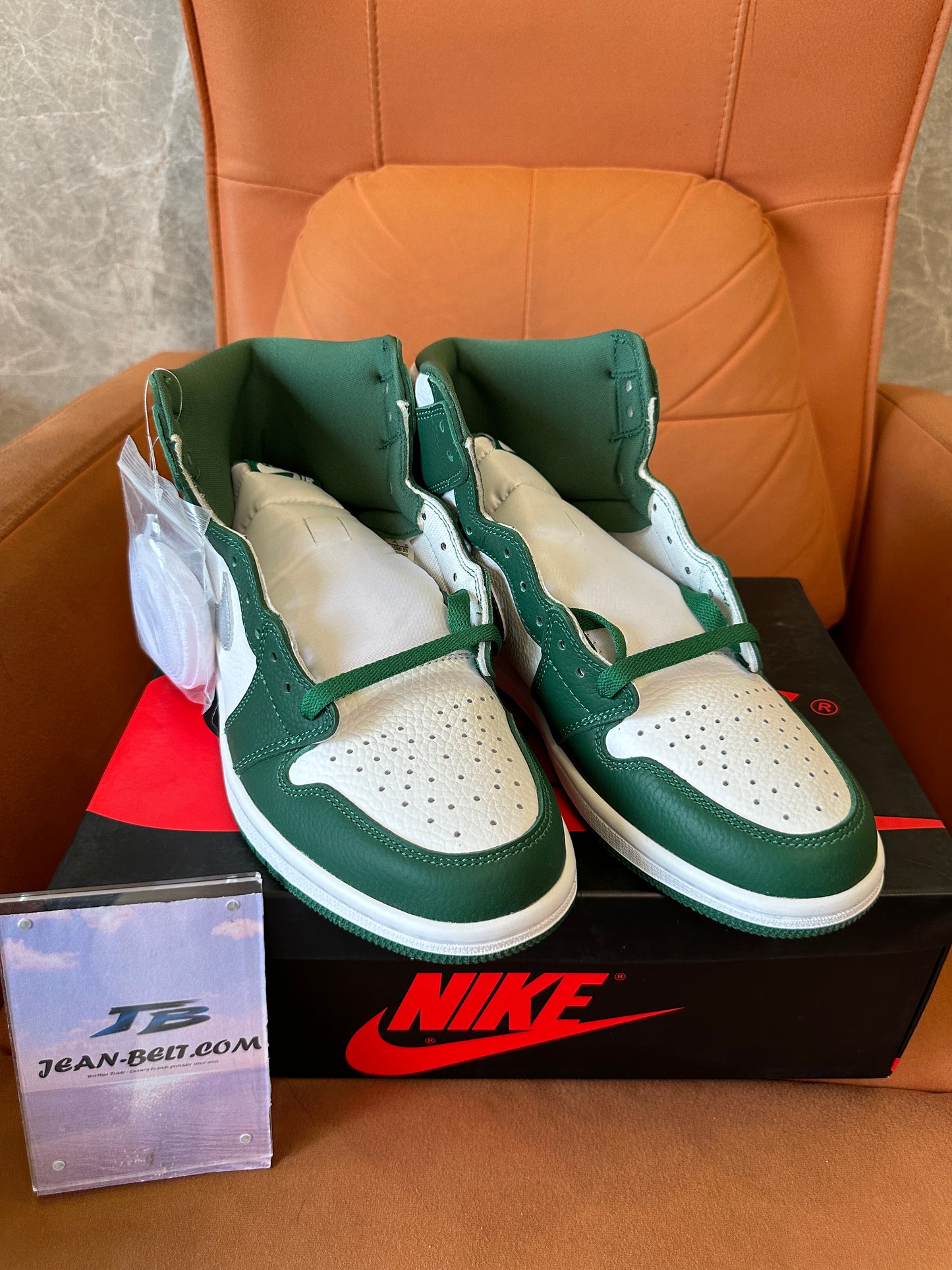 Nike Air Jordan 1 Retro High OG "Lucky Green" White/Green