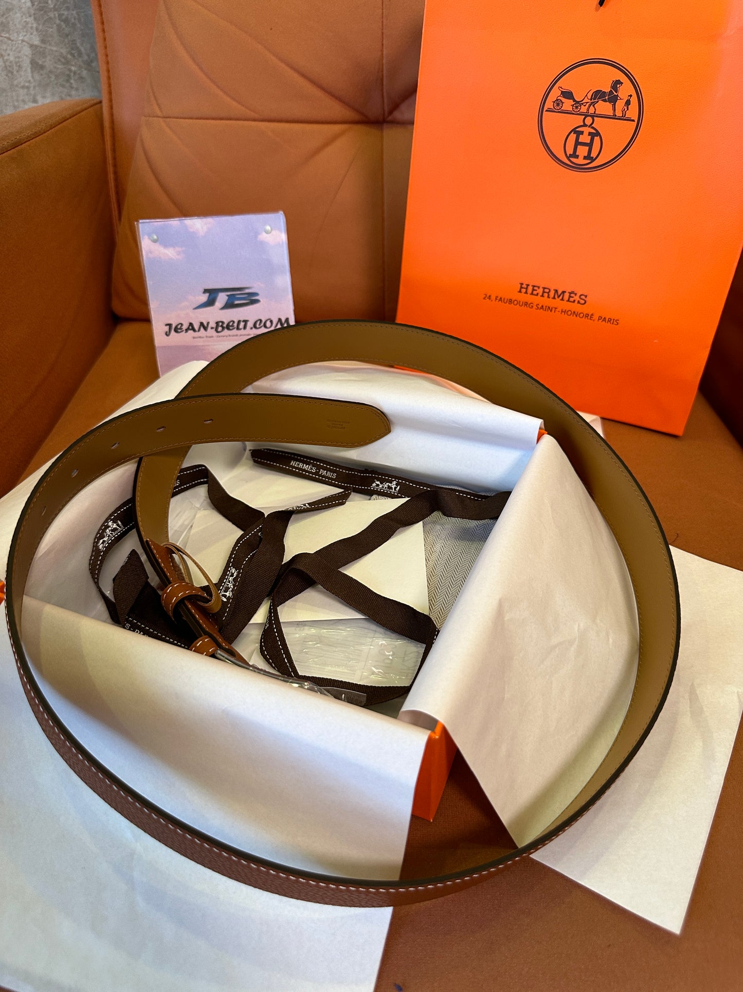 Hermes Leather Belt with Silver Buckle – Classic Reversible Design