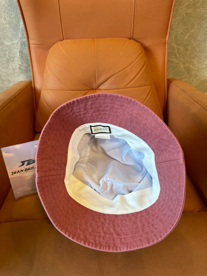 Chapéu de balde Gucci em ganga rosa com logótipo GG