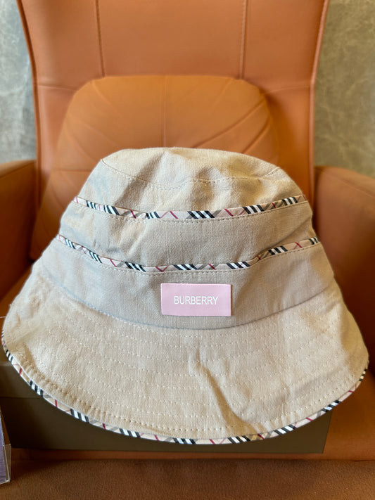 Burberry Beige Cotton Bucket Hat with Pink Logo Patch