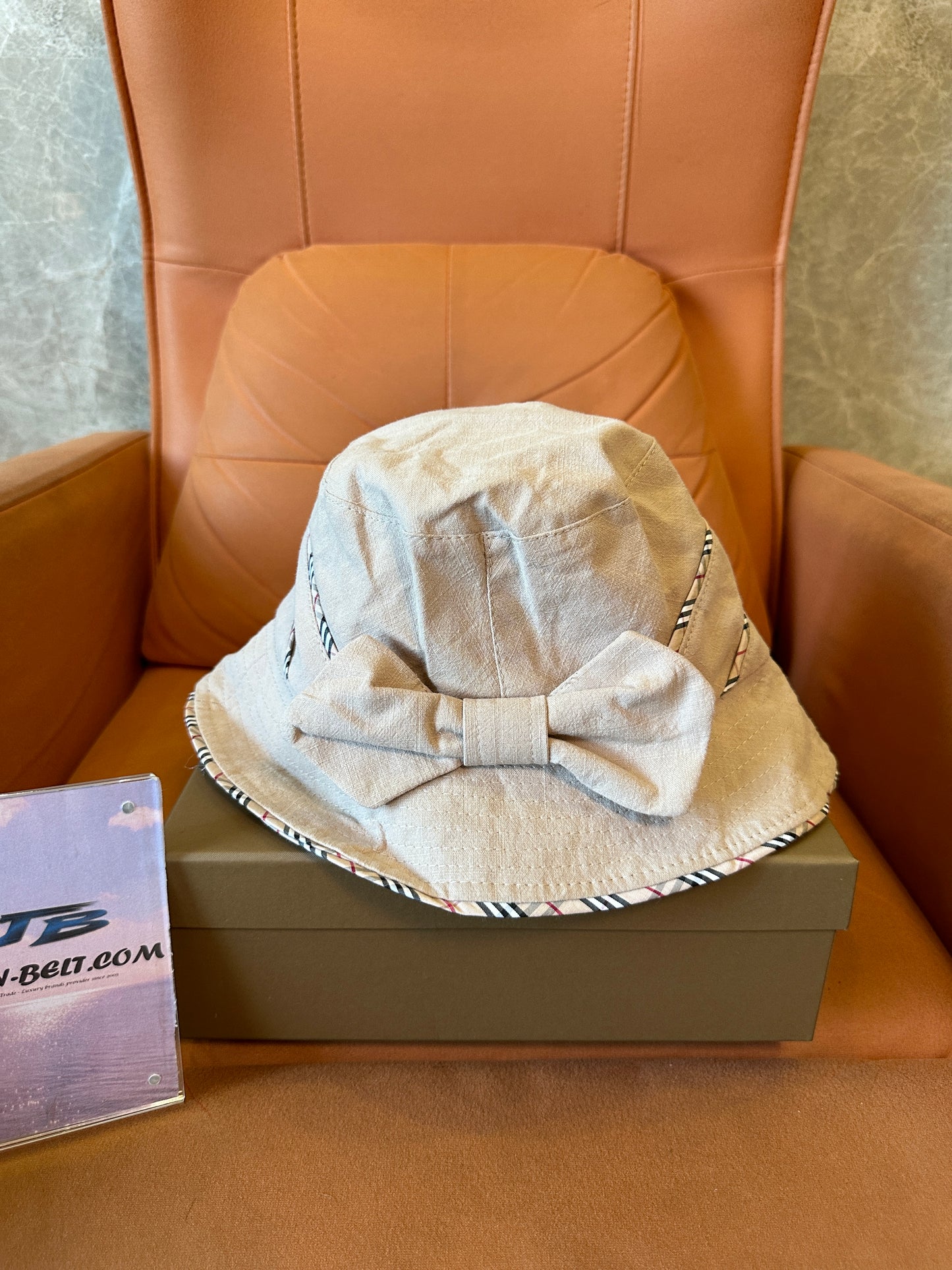 Burberry Beige Cotton Bucket Hat with Pink Logo Patch