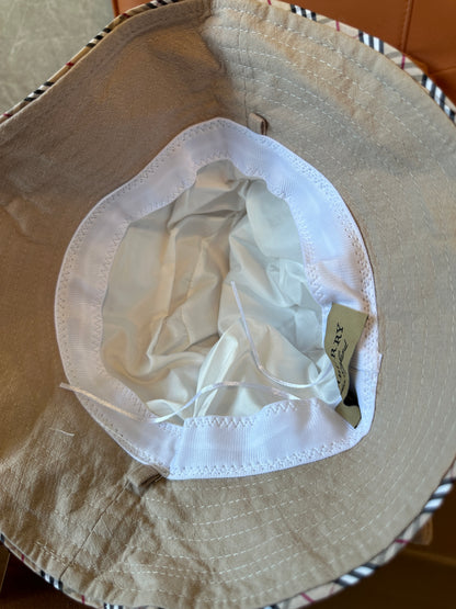 Burberry Beige Cotton Bucket Hat with Pink Logo Patch
