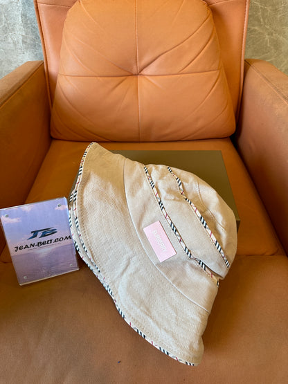 Burberry Beige Cotton Bucket Hat with Pink Logo Patch