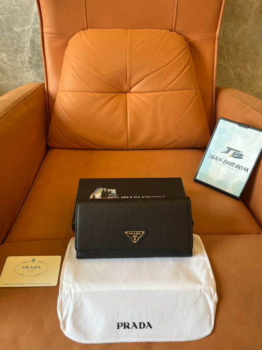 Portefeuille continental pliant en argent avec plaque logo Prada