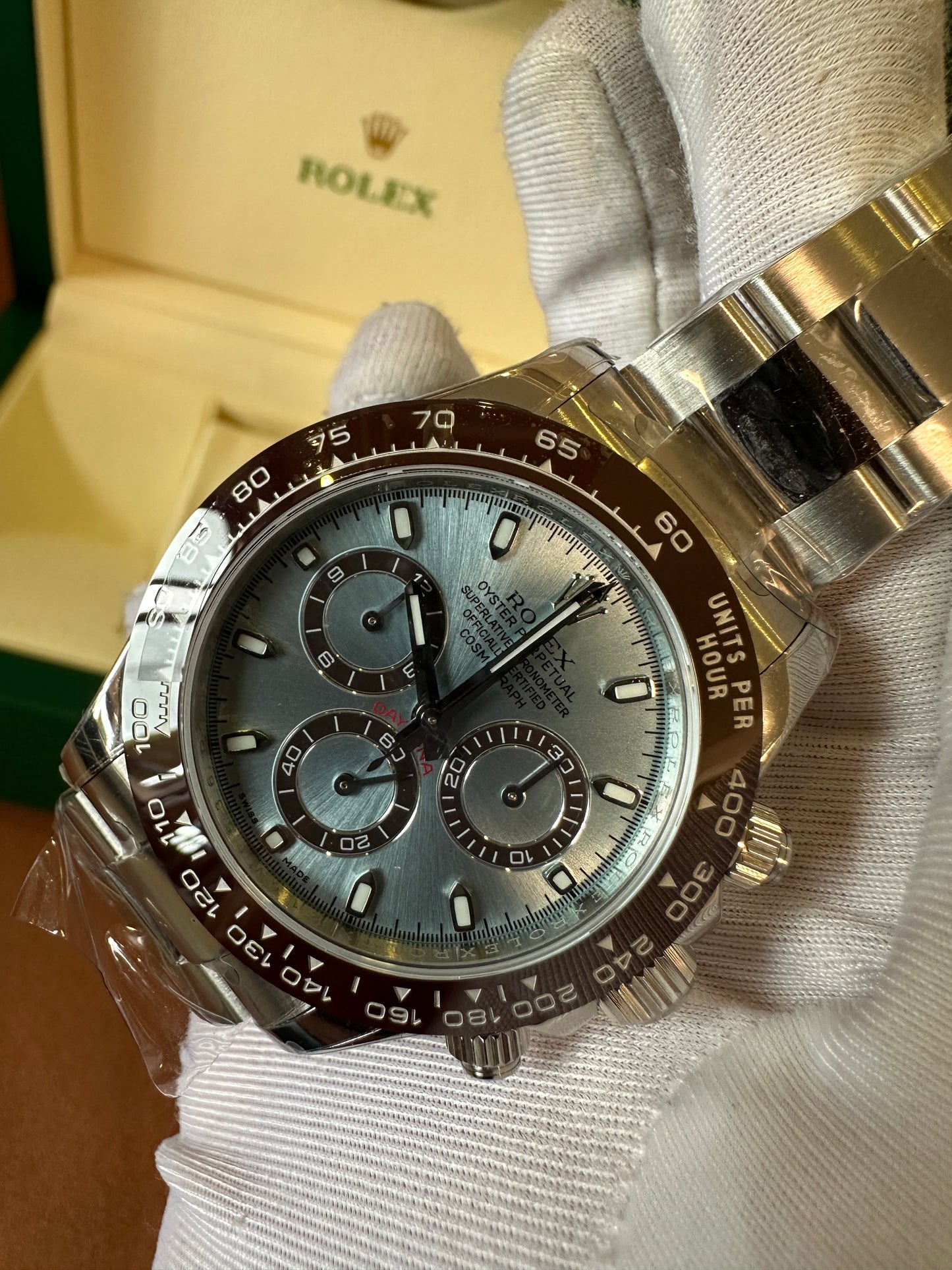 Relógio Masculino Rolex Daytona em Platina com Mostrador Azul-Gelo e Bisel de Cerâmica - Calibre 4130