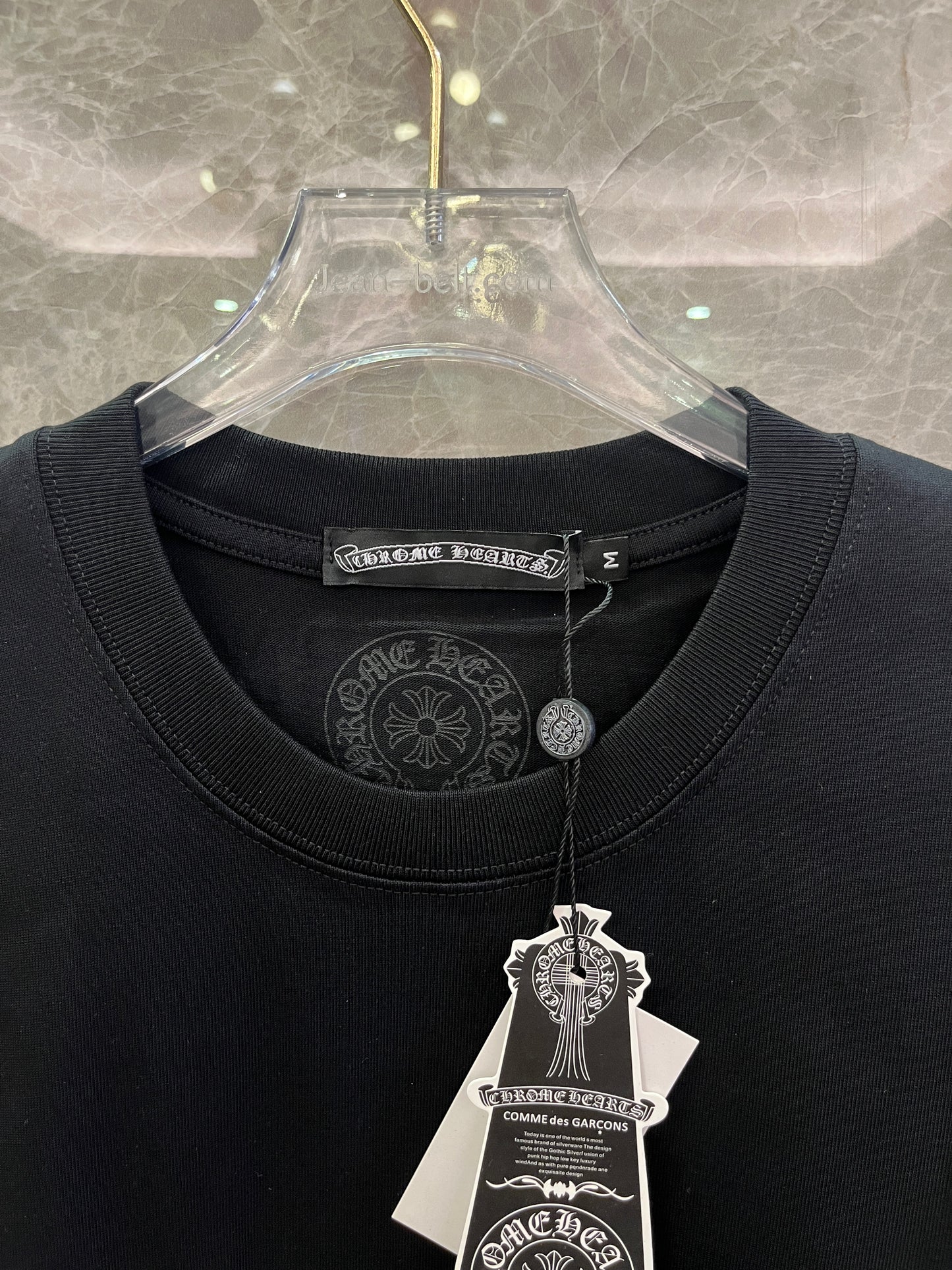 Camiseta de manga corta con el logotipo de tres cruces naranja de Chrome Hearts