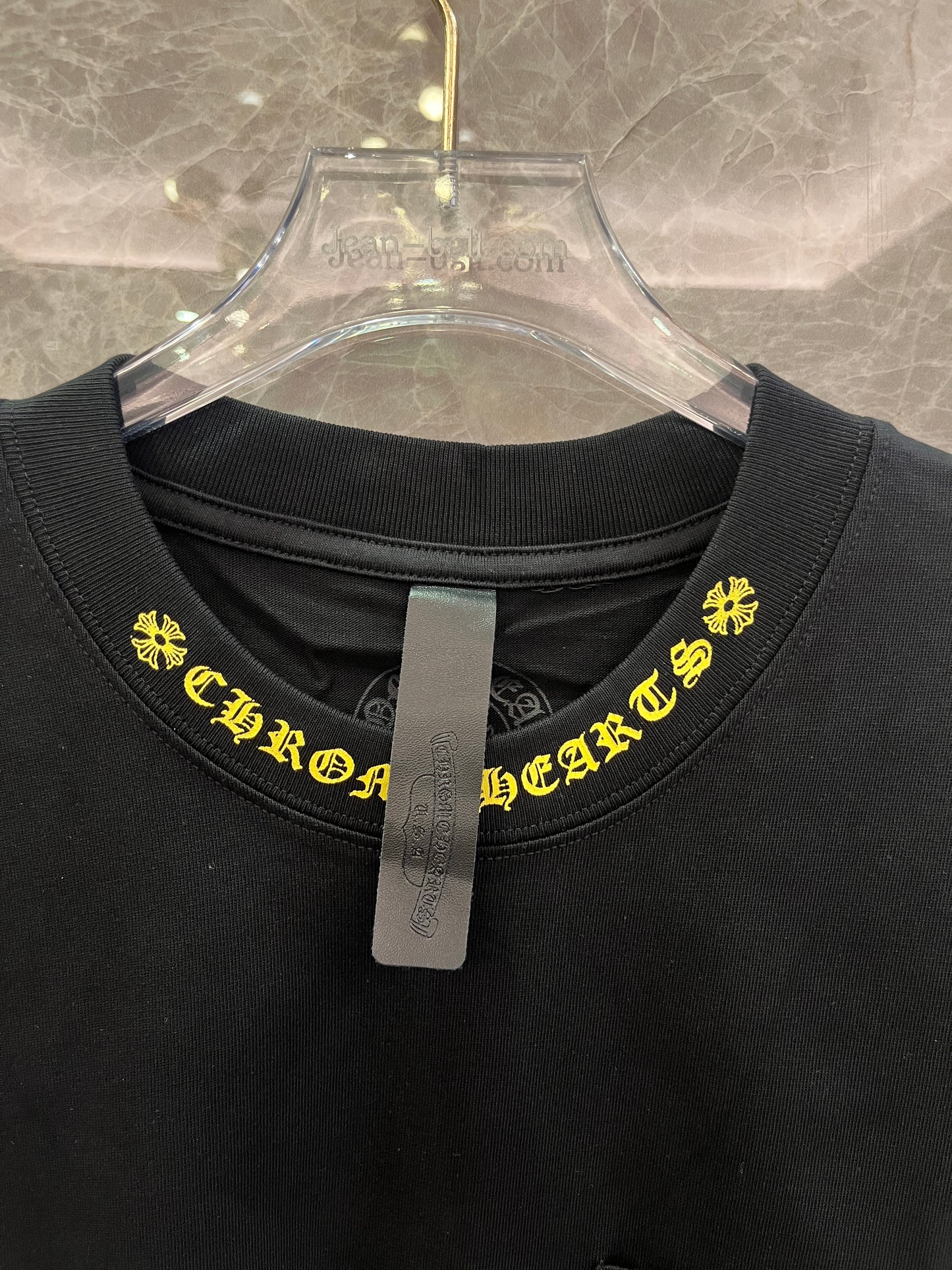 T-Shirt Chrome Hearts com Logótipo no Pescoço