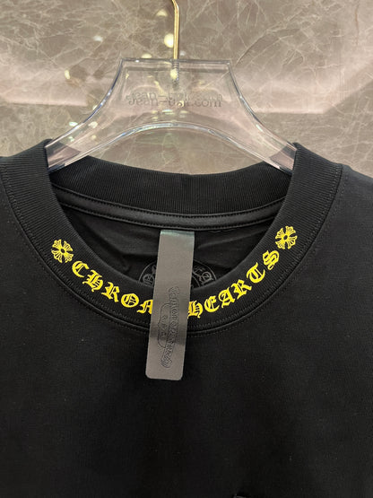 T-Shirt Chrome Hearts com Logótipo no Pescoço