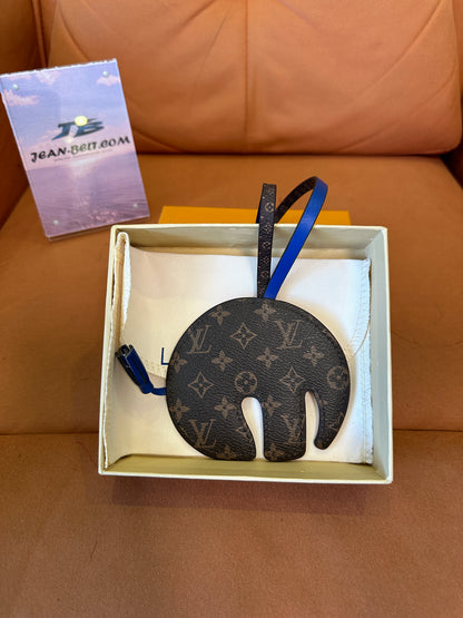 Louis Vuitton Elephant Bag Charm & Luggage Tag