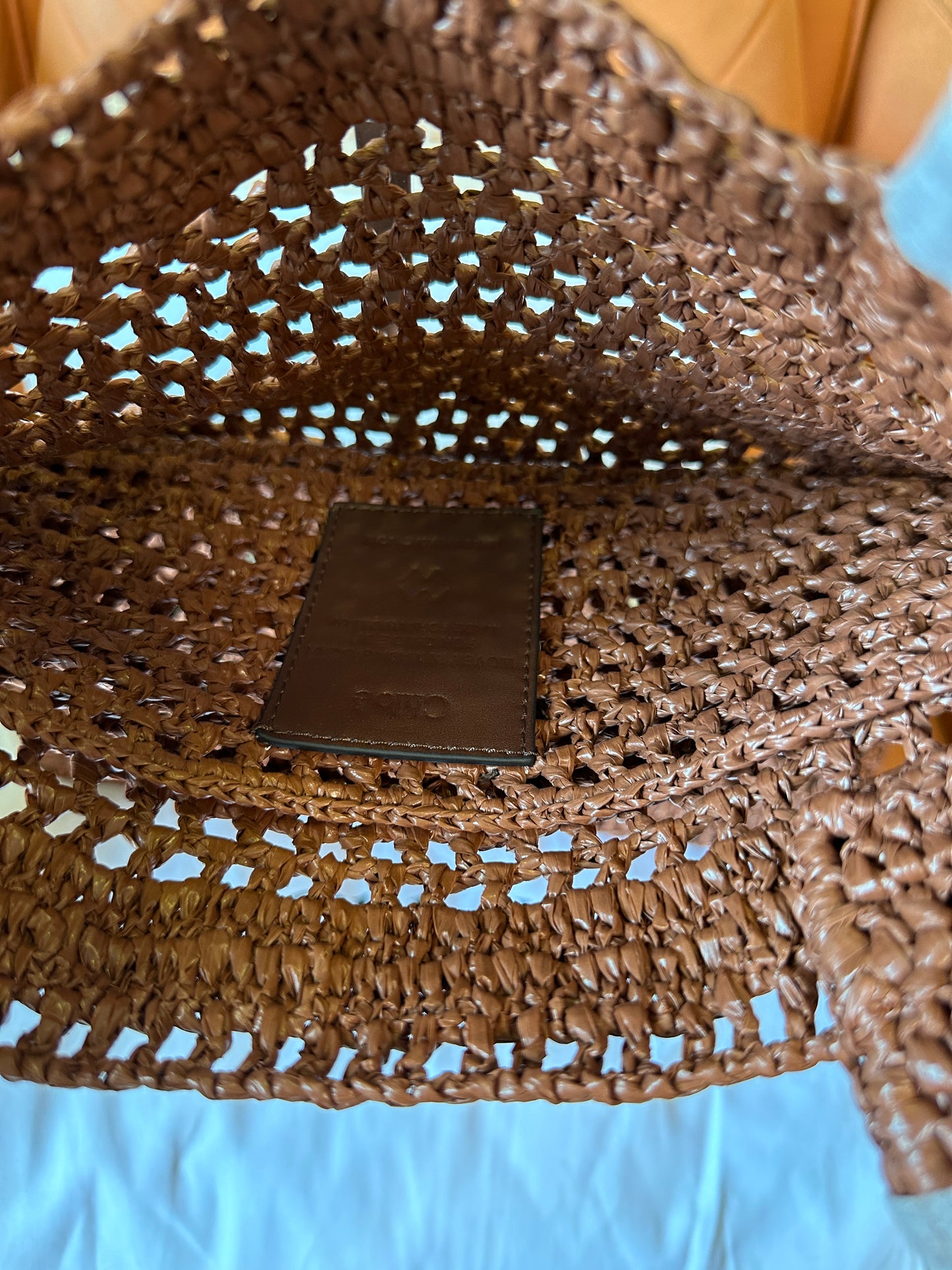 Mala de ombro grande Woody da Chloé em ráfia castanha entrelaçada