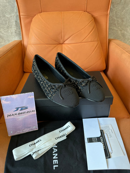 Chanel Tweed Ballerina Flats with CC Logo – Black
