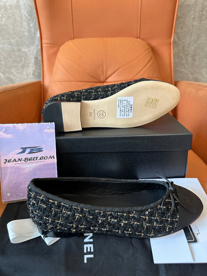 Chanel Tweed Ballerina Flats with CC Logo – Black