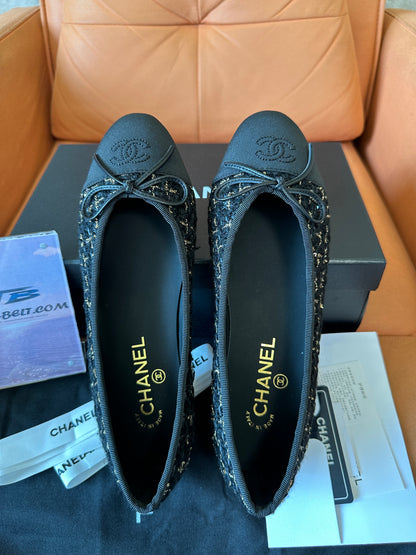 Chanel Tweed Ballerina Flats with CC Logo – Black