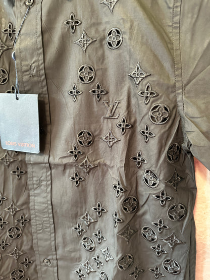 Camisa Louis Vuitton de Manga Curta Preta com Monogram Bordado