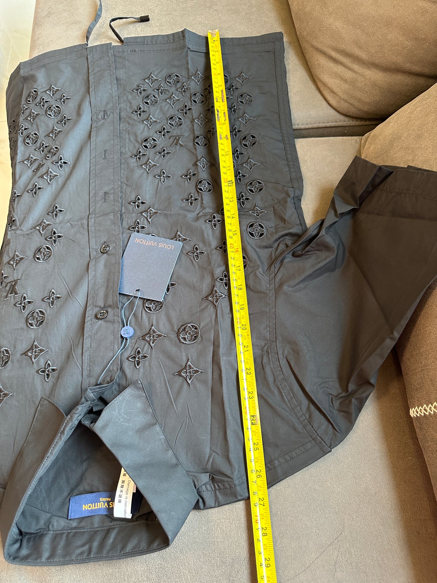 Camisa Louis Vuitton de Manga Curta Preta com Monogram Bordado