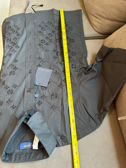Camisa Louis Vuitton de Manga Curta Preta com Monogram Bordado