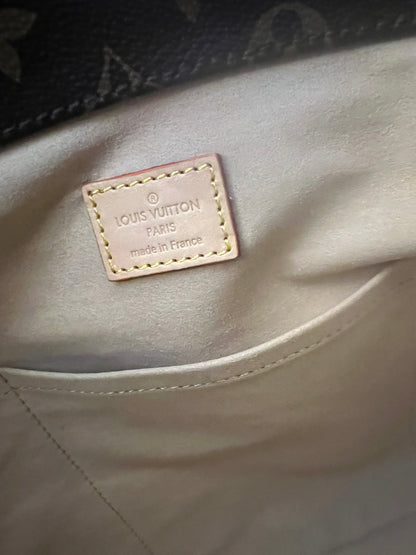 Lienzo con monograma de Louis Vuitton Artsy mm