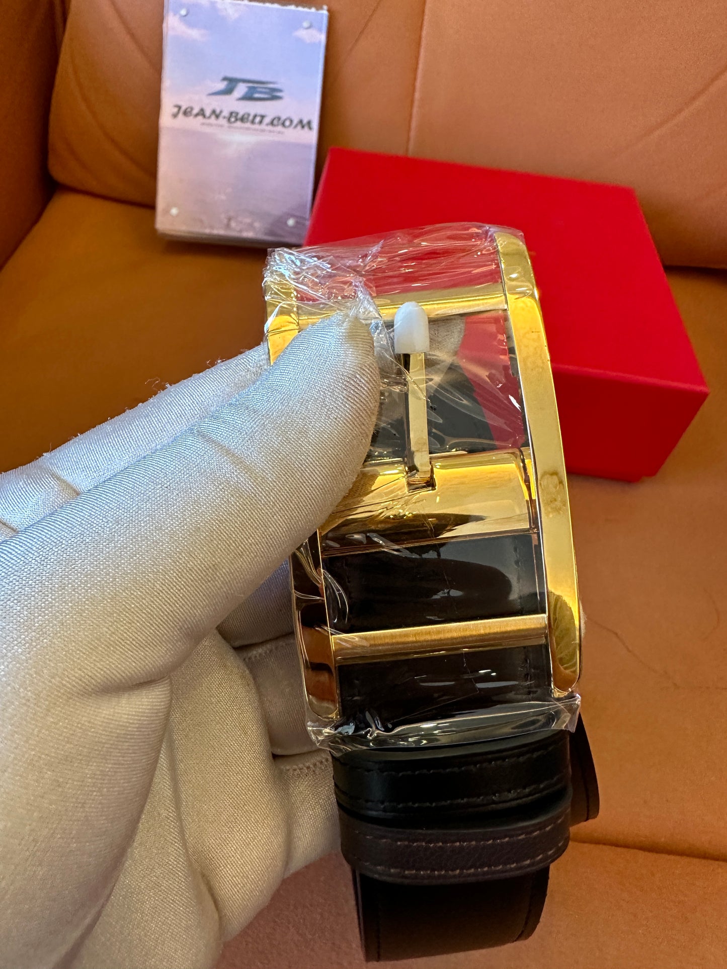 Cinto Masculino Cartier em Couro Preto com Fivela Dourada