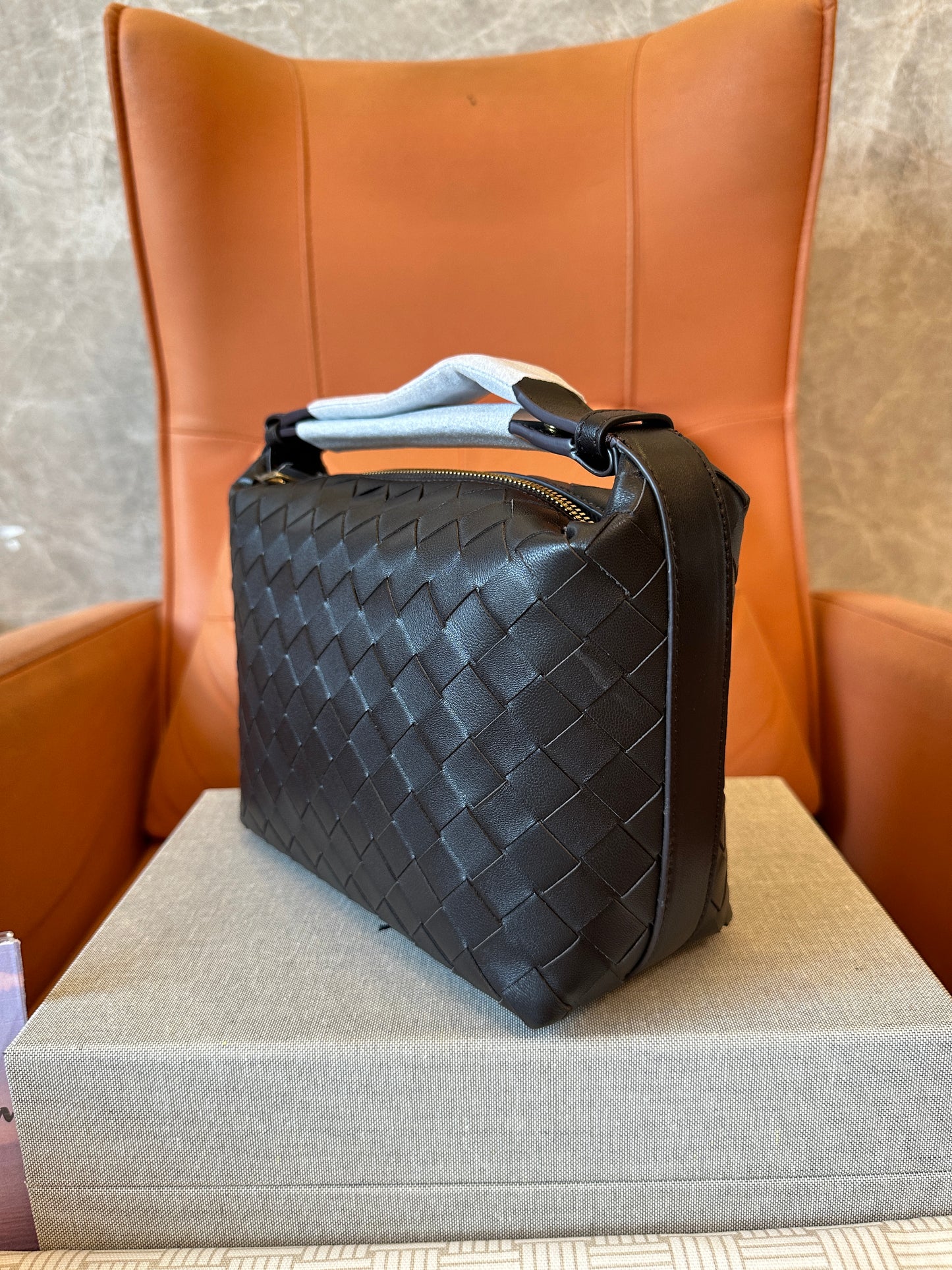 Bottega Veneta Chocolate Brown Intrecciato Leather Pouch – Luxury Woven Design