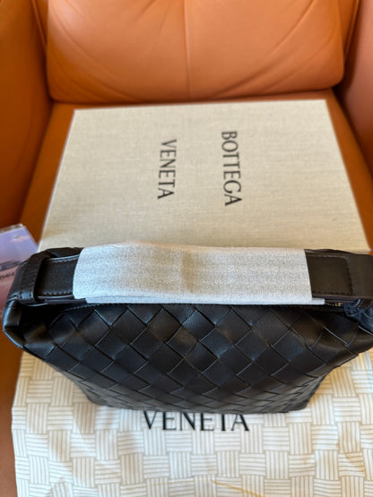 Bottega Veneta Chocolate Brown Intrecciato Leather Pouch – Luxury Woven Design