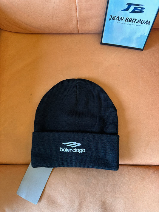 Gorro negro con el logotipo de Balenciaga bordado