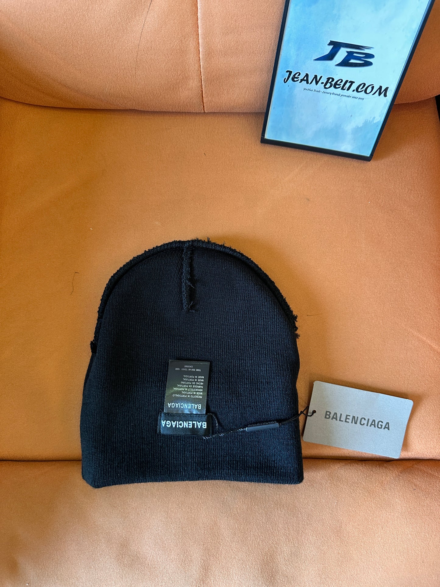 Gorro negro con el logotipo de Balenciaga bordado