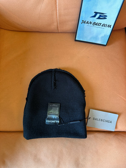 Gorro negro con el logotipo de Balenciaga bordado