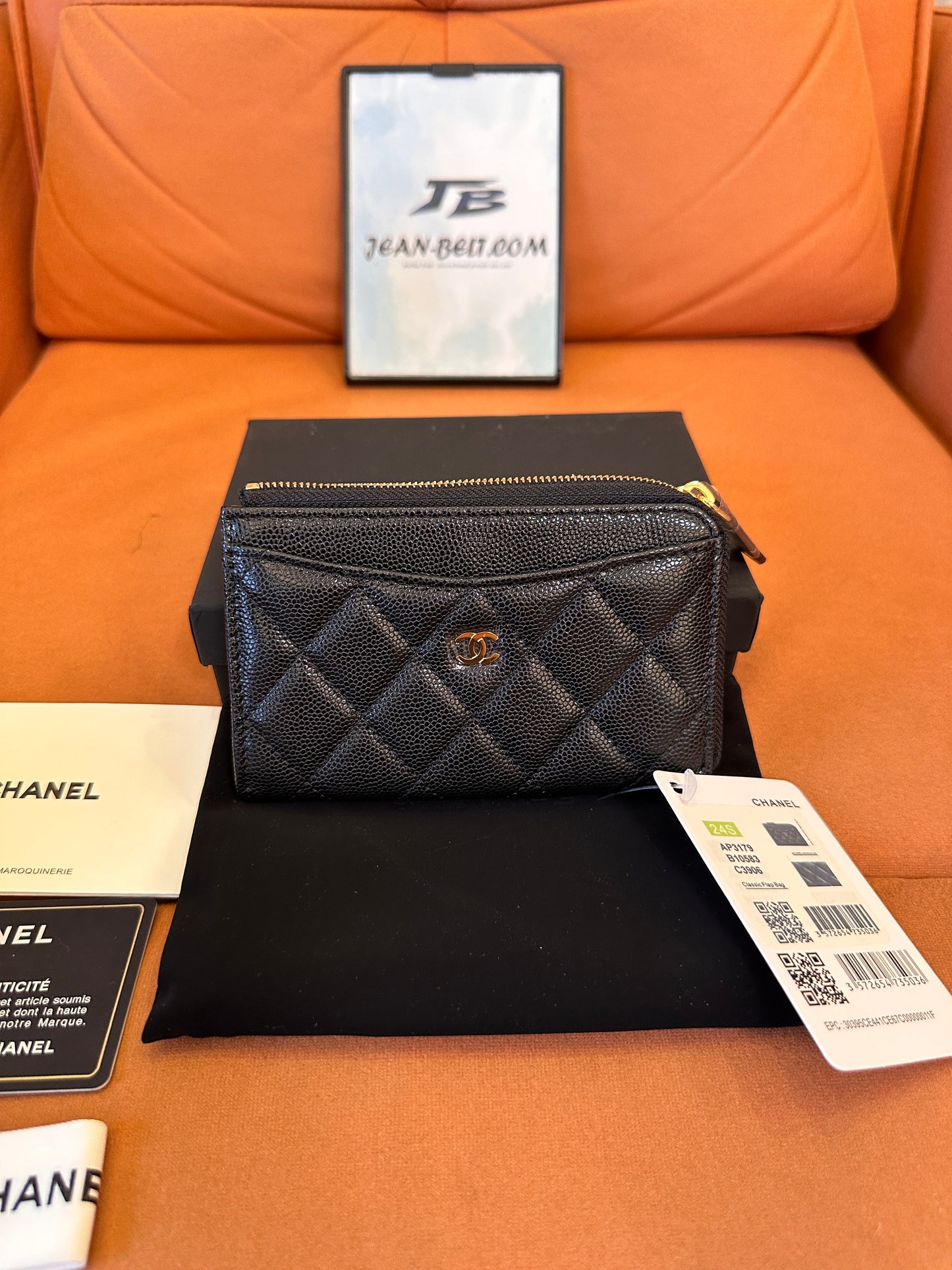 Tarjetero acolchado clásico de Chanel con cremallera