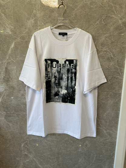 T-Shirt Gráfica Oversized Purple Brand – Branca com Estampado Abstrato Preto