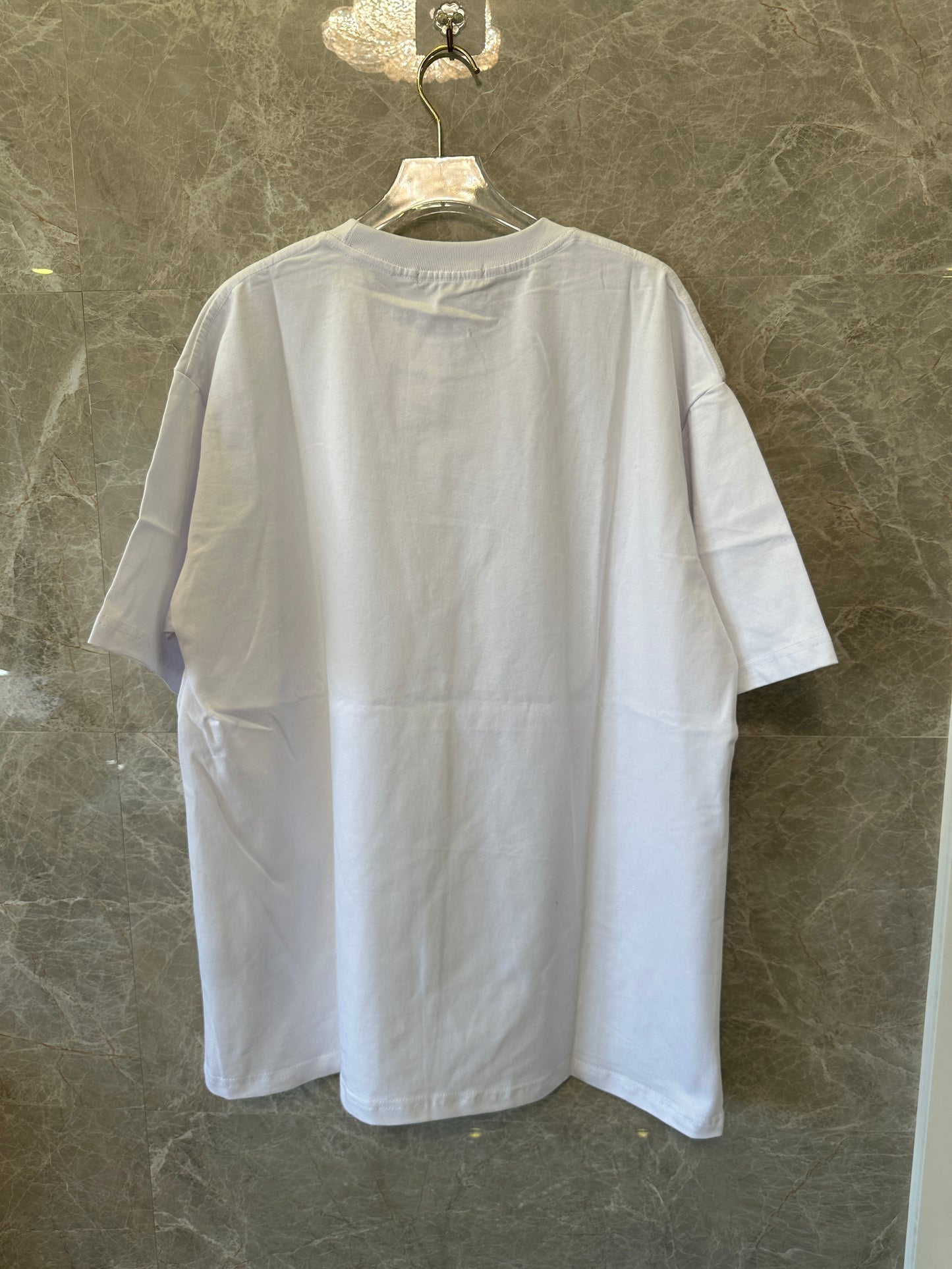T-Shirt Gráfica Oversized Purple Brand – Branca com Estampado Abstrato Preto