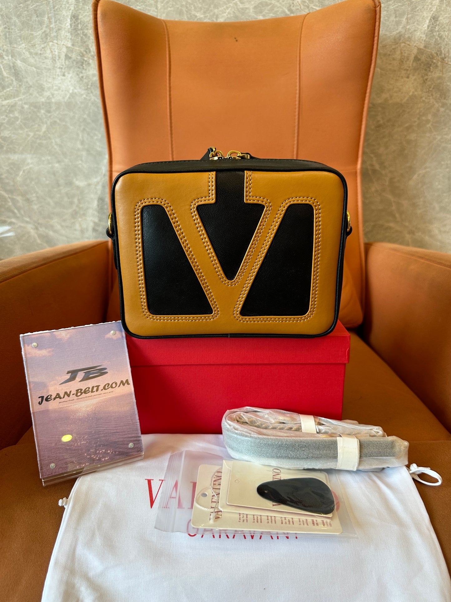 Valentino Garavani VLogo Signature Box Bag Black/Brown Leather
