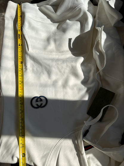 Sudadera blanca con capucha Gucci y logotipo de doble G