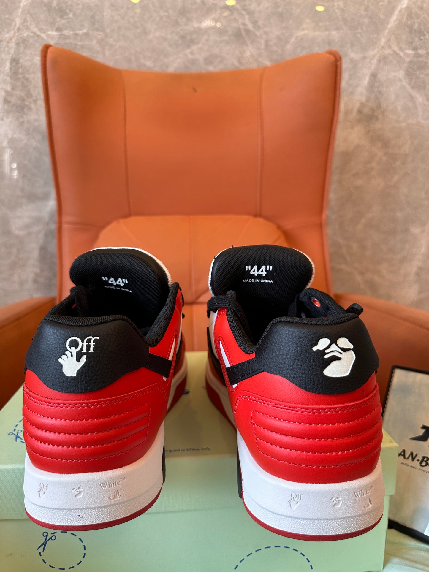 Zapatillas Off-White™ para uso fuera de la oficina en rojo, blanco y negro