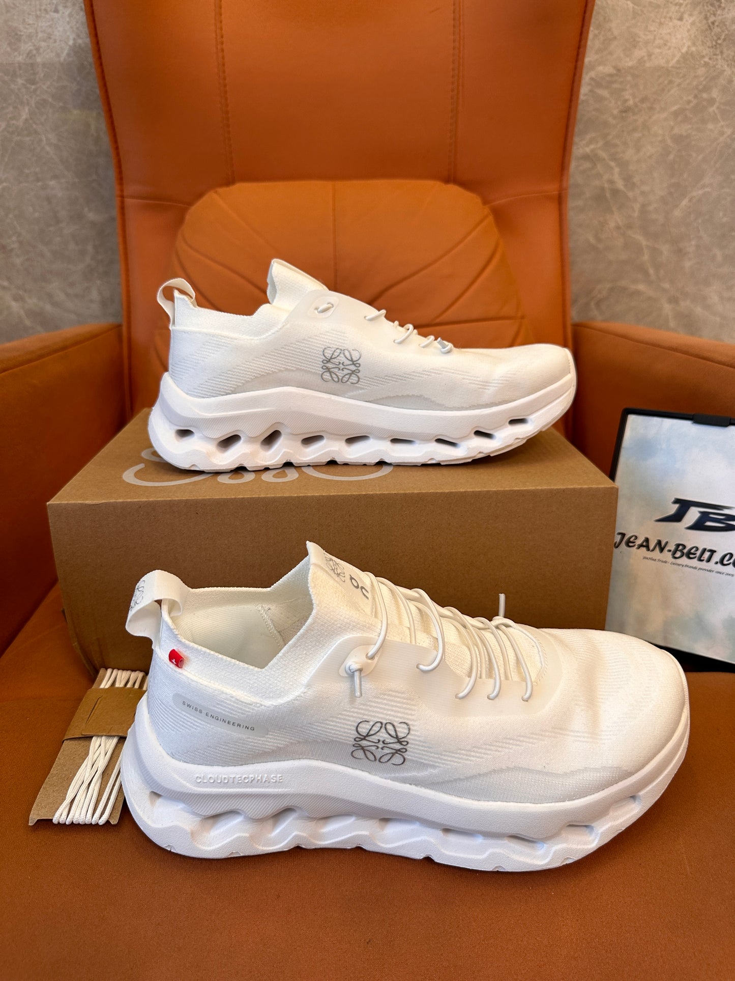 Tênis Loewe x On Cloudventure - branco leve e esportivo
