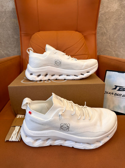 Tênis Loewe x On Cloudventure - branco leve e esportivo