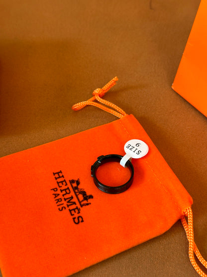 Hermes Black H Ring – Polished Enamel Finish