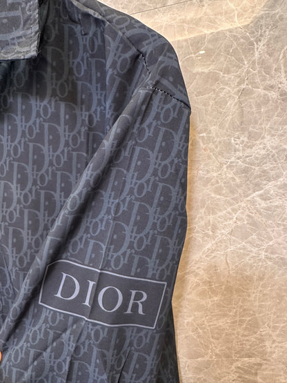 Camisa preta masculina Christian Dior com monograma