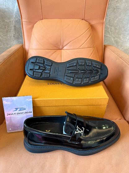 Louis Vuitton Black Patent Leather Loafers – Classic Logo Buckle Dress Shoes