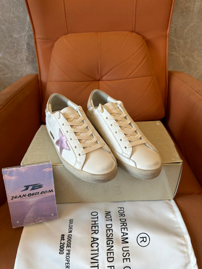 Ténis Golden Goose Super-Star Brancos com Estrela Rosa