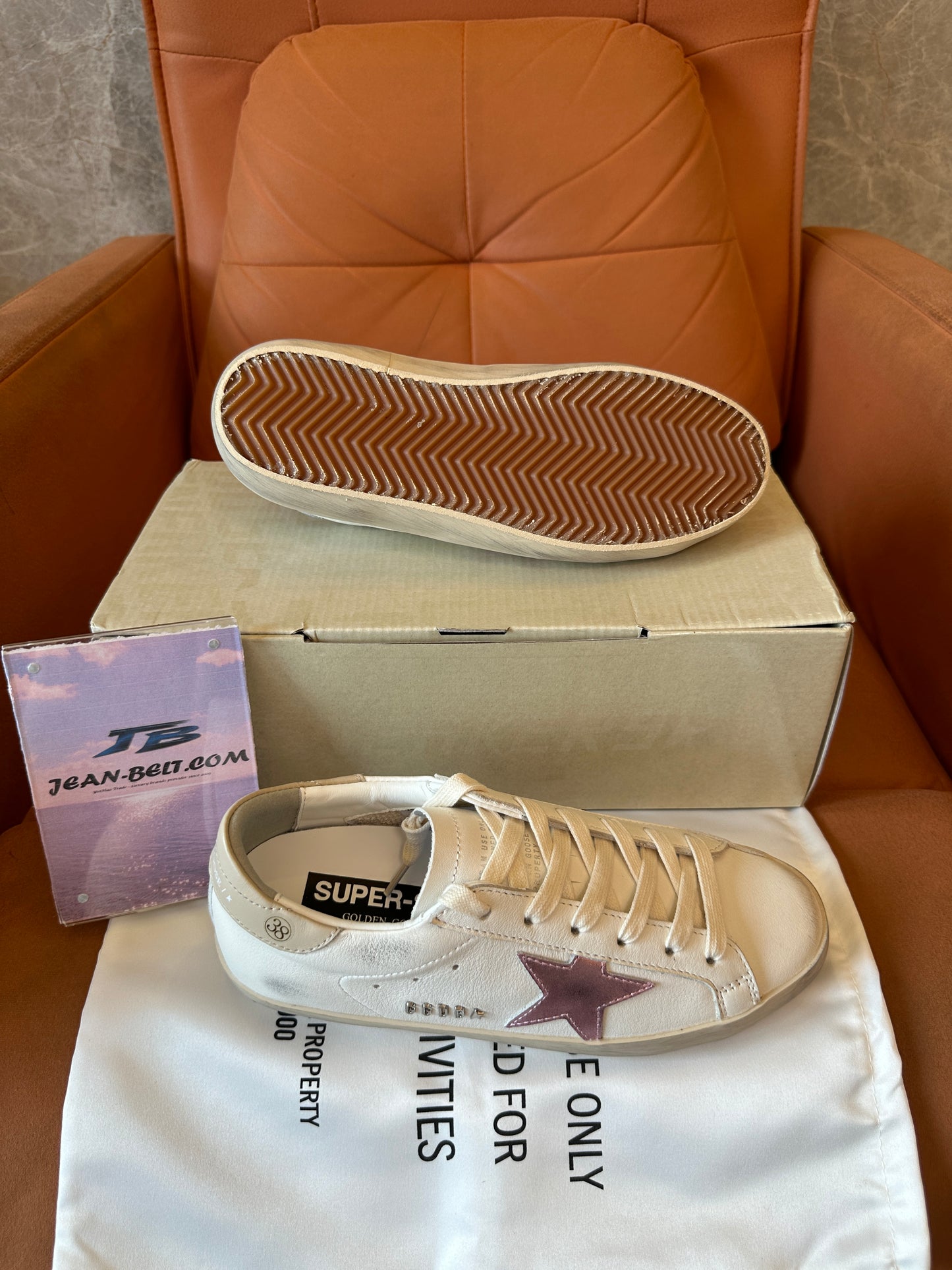 Ténis Golden Goose Super-Star Brancos com Estrela Rosa