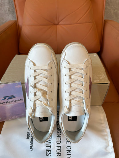 Ténis Golden Goose Super-Star Brancos com Estrela Rosa