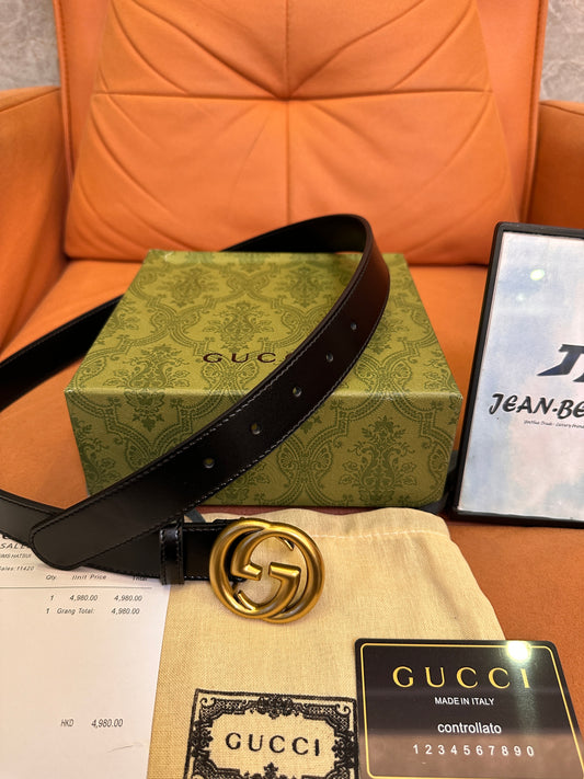 Cinto de couro Gucci GG Marmont - preto com fivela dourada antiga