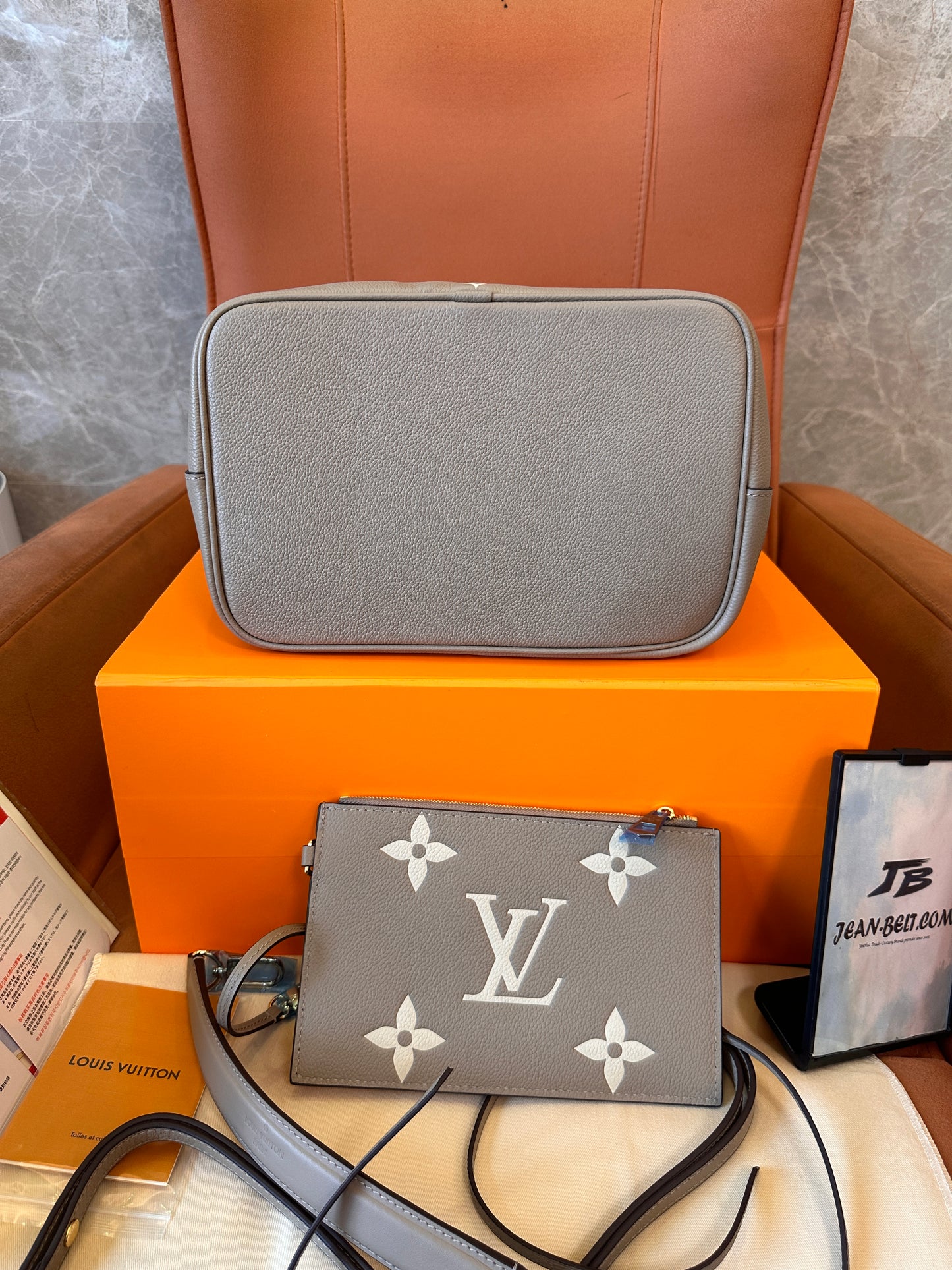 Bolso de hombro de piel Louis Vuitton Neonoe MM