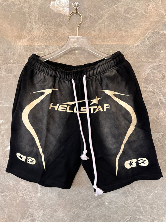 Shorts preto Hellstar com estampa gráfica e logo ousado