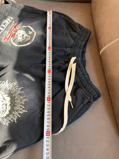 Shorts preto com estampa gráfica Hellstar
