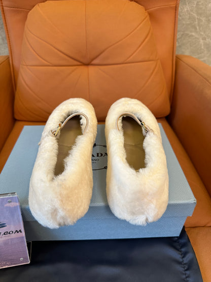 Prada Shearling Mary Jane Flats – Cream